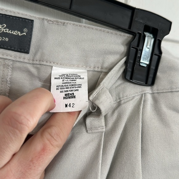 Eddie Bauer Men’s Khaki Shorts size 42 - Picture 3 of 3